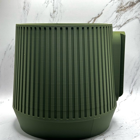 Wall Mountable Planter - Picture 3 of 5